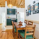 Moderno Em Bairro Típico Lisboeta Apartamento *