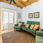 Apartamento Moderno Em Bairro Típico Lisboeta *