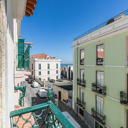 Moderno Em Bairro Típico Lisboeta Apartamento Lisboa