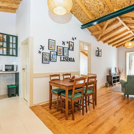 Moderno Em Bairro Tipico Lisboeta